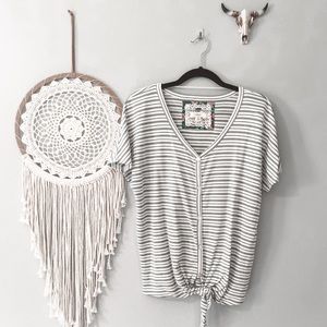 3/$20 •Tie front top•